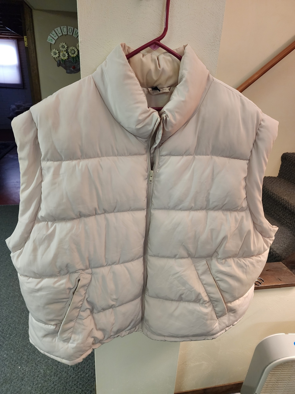 H&M Light Cream Puffer Vest -4x  Women's Sleeveless Jacket